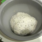 胡麻入りかき餅製造中